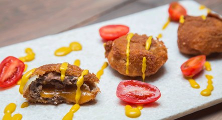 طريقة عمل حلقات البصل بالتشيز برجر