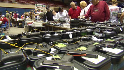 US gun culture: Legal loopholes and political apathy