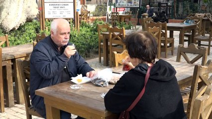 Buca’da 65 yaş üstüne “Çaylar bizden”