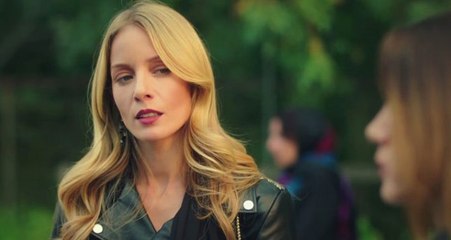 Bade İşçil'in Annesini Görenler "Güzelliğini Nereden Aldığı Belli Oluyor" Diyor