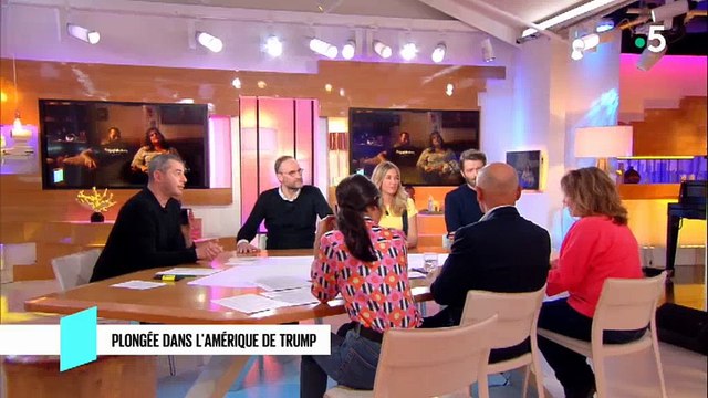 Zoom sur ces citoyens américains pro-armes qui se sentent rassurés avec un flingue à la ceinture - Regardez