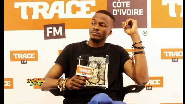 DEBORDO LEEKUNFA FAIT L'ELOGE DJ ARAFAT