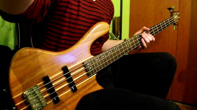 Metallica - Creeping Death (Bass Only) (Play Along Tabs In Video)