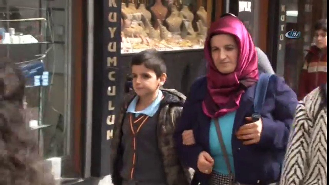 Engelleri Tekmeleriyle Aşıyor