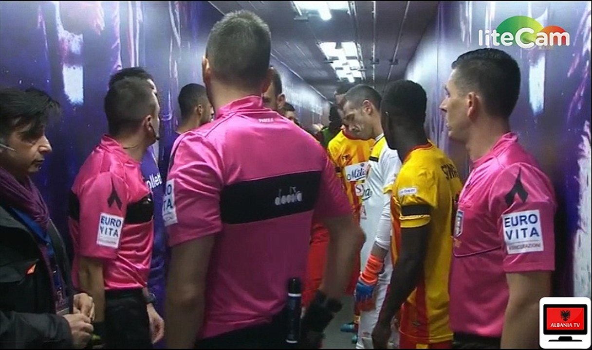 Fillimi i ndeshjes Fiorentina-Benevente