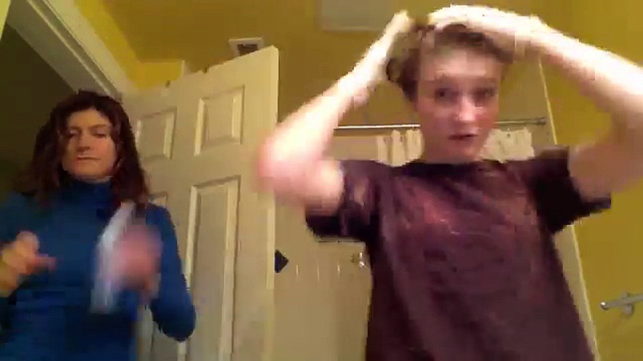 Bleaching and Dyeing Hair Bright RED.