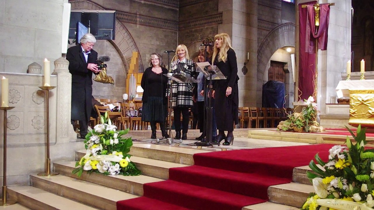 Claude François: sa famille et ses clodettes ont célébré sa mémoire lors d'une messe