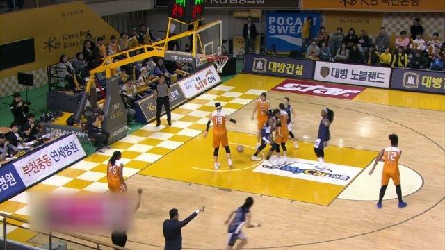 국민은행, 플레이오프 1차전 승리 / YTN