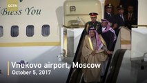 Saudi King stranded halfway through disembarking airplane after golden escalator breaks