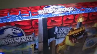 Opening: Jurassic World T-REX LOCKDOWN Playset
