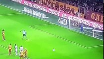 Galatasaray'da Gomis'in penaltı kaçırdığı pozisyon