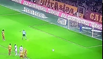 Galatasaray'da Gomis'in penaltı kaçırdığı pozisyon