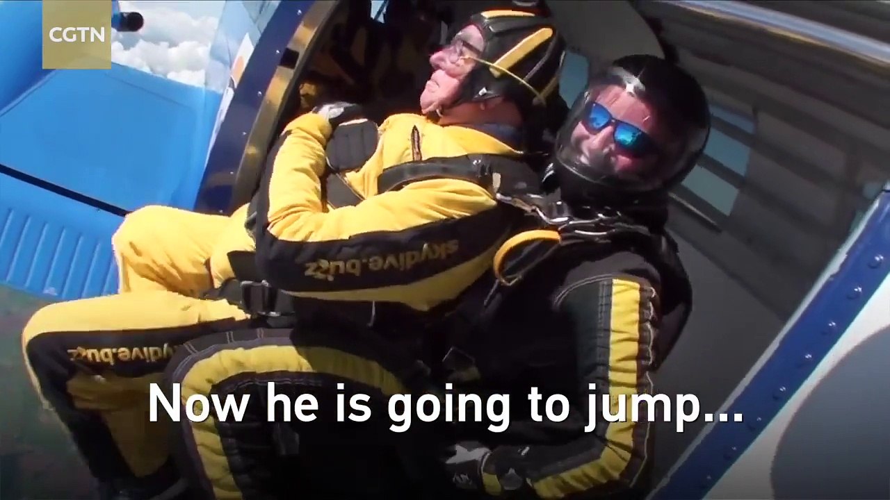 101-year-old UK veteran skydiver lifts Guinness World Record