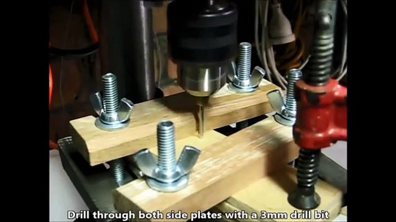 Tutorial — simple 14 shot rubber band pistol