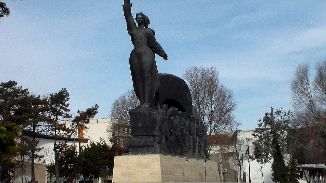 Independence statue