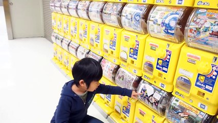 成田空港の大量ガチャガチャ【がっちゃん】第2ターミナル