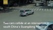 Quick-thinking passers-by lift car, free trapped driver in China