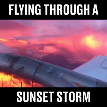 Il filme un orage d'été depuis un avion : images magnifique