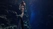Cette plongeuse apnéiste nage dans les eaux les plus limpides au monde
