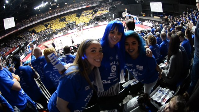 Basket Il faisait tout bleu dans Forest Ntional .Vidéo Eric Ghislain