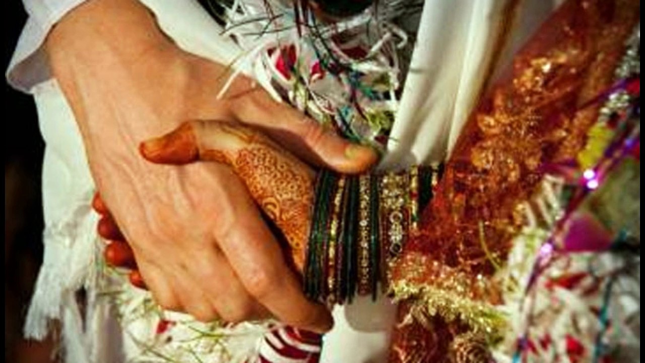 18 साल से कम उम्र के एक महिला के साथ यौन संबंध बलात्कार है,