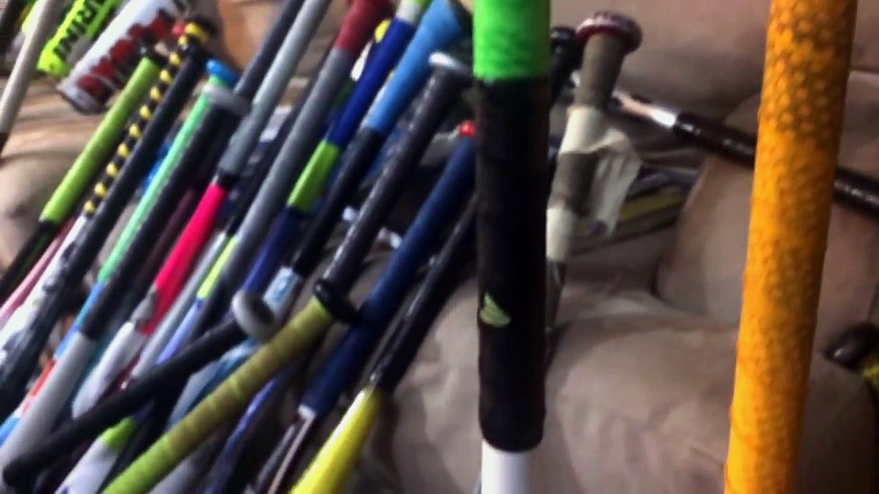 2016 Easton Mako vs Combat MAXUM