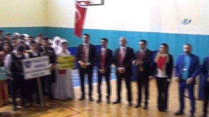 Iğdır Halk Oyunları yarışmasına ev sahipliği yaptı