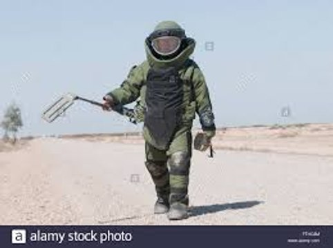 Iraqi Bomb Disposal School