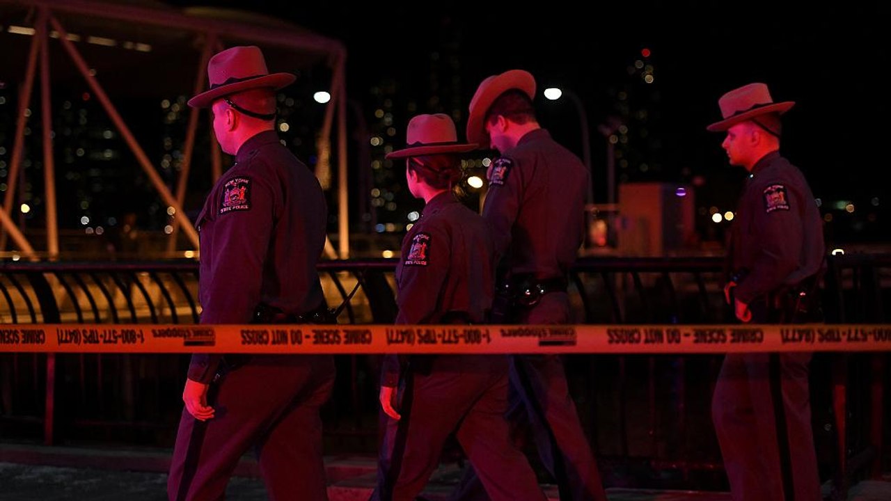 Hubschrauber in New York abgestürzt: Mehrere Tote