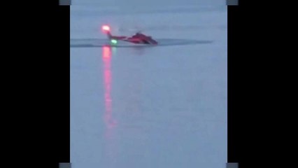Cinco muertos al estrellarse un helicóptero turístico en el East River de Nueva York