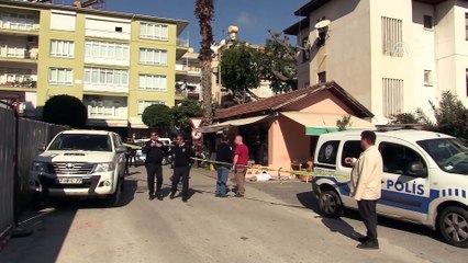 Tartıştığı eşini öldürdü, kendisini yaraladı - ANTALYA