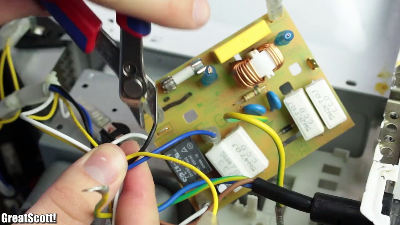 HACKED!: Microwave Transformer becomes a High Current Transformer