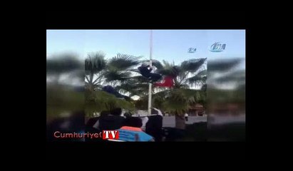 Türk bayrağını indirmek kalkışınca, vatandaşlar tarafından linç edilmek istendi