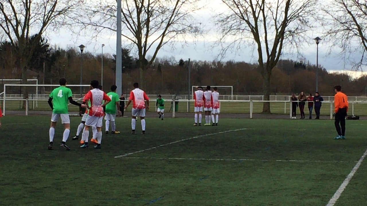 TSBI U16/17 But de Mattéo sur coup franc direct