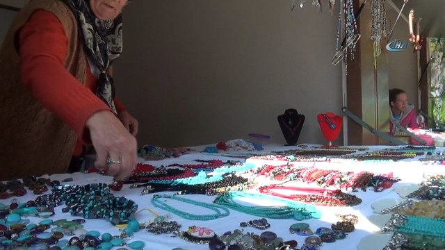 Kadınlar el emeği ile ev ekonomisine katkı sağlıyor