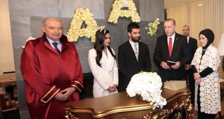 Arda Turan Evlendiği Sırada Vefat Eden Mina Başaran ve Arkadaşlarına Başsağlığı Diledi