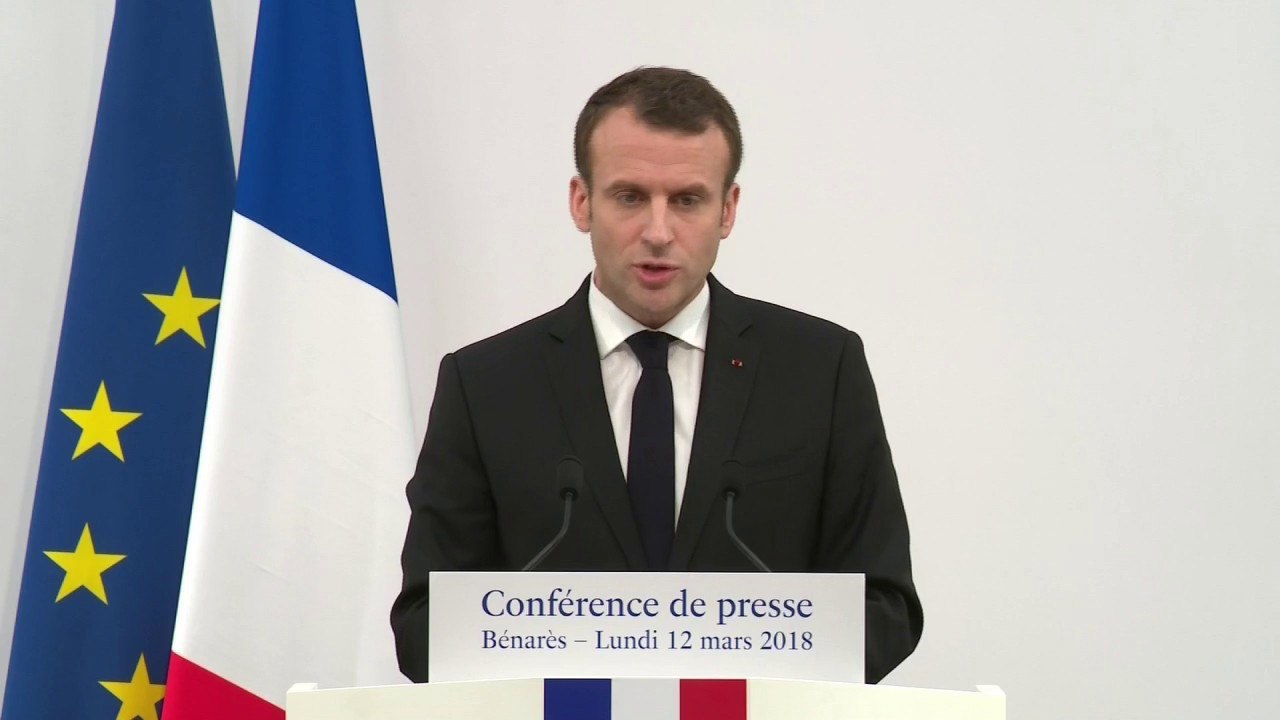 Syrie : "Est-ce que les moments d'absence de dialogue avec la Russie ont permis d'avancer?", s'interroge Macron, interrogé sur les déclarations de Hollande