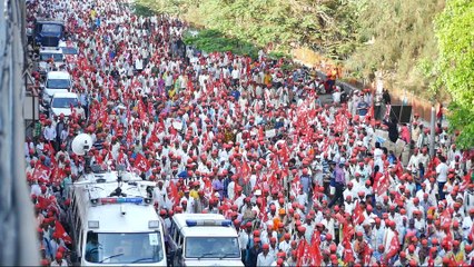 India: Thousands of farmers march for more rights