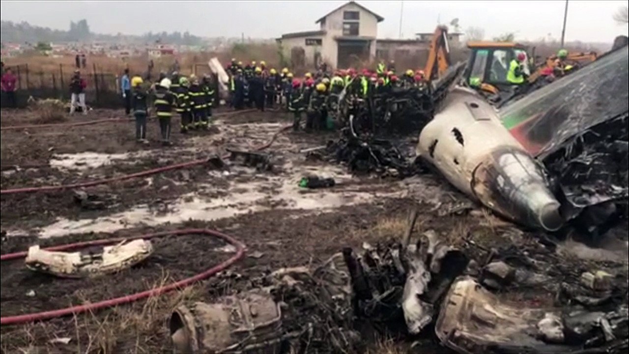 Dutzende Tote bei Flugzeugabsturz in Nepal