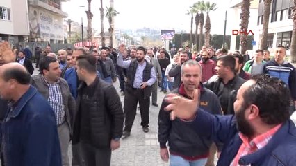 İzmir'de Kaldırılan Özkanlar Pazaryeri Esnafı Eylem Yaptı