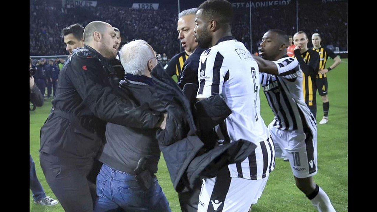 Mit Knarre auf den Platz