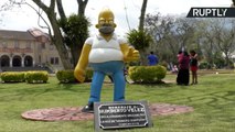 Una estatua de Homer Simpson crea polémica en México