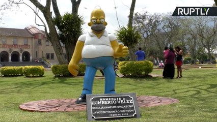 Una estatua de Homer Simpson crea polémica en México