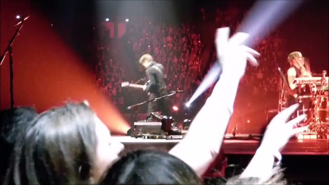 Muse - Interlude + Hysteria, Bercy Arena, Paris, France  3/1/2016