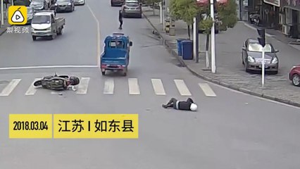 Automobilistes vs Chauffard en triporteur