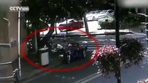 Watch: Knife-wielding attacker subdued by take-away man