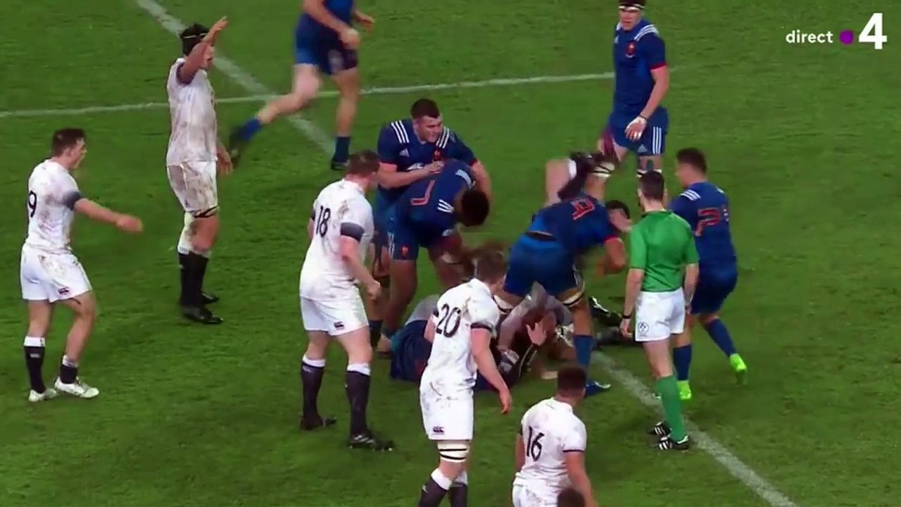 DOUBLE RED CARD for an" attempted murder "on the pitch