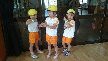 【幼稚園】先生と一緒に歌を歌ったよ♪ 4歳のトレーシー ★Play with intellectual tool in the kindergarten★