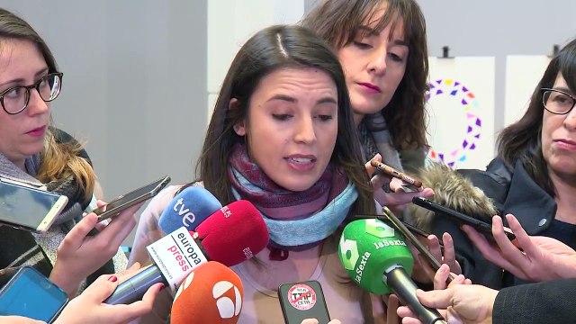 Pablo Iglesias da la espalda a los padres de Diana Quer y Mari Luz Cortés en el Congreso