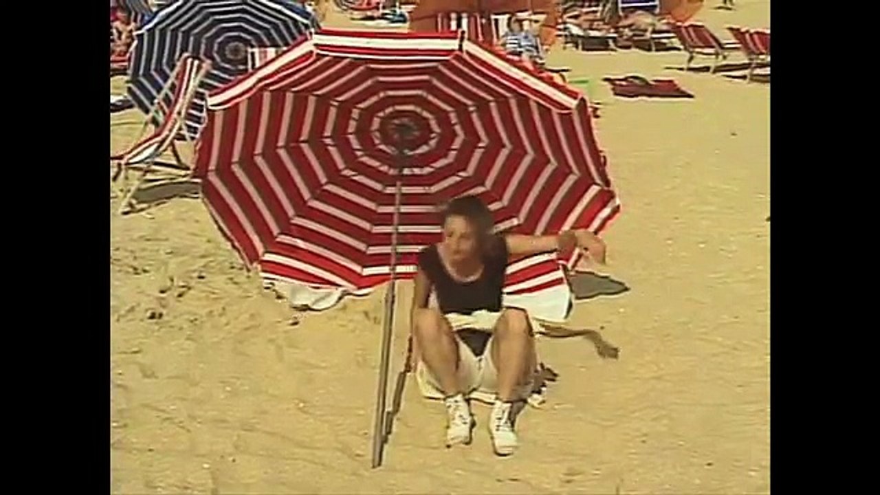 Yoink! Stolen Beach Umbrella Prank